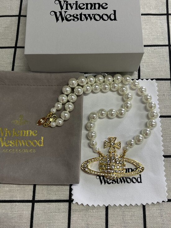 Vivienne Westwood Jewelry - A Pearl Necklace Simple, Yet Far from Ordinary
